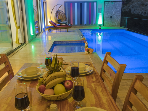  gece  -  Kasım
  | Kalkan İslamlar'da Jakuzili ve Isıtmalı Havuzlu Romantik Villa Tatili